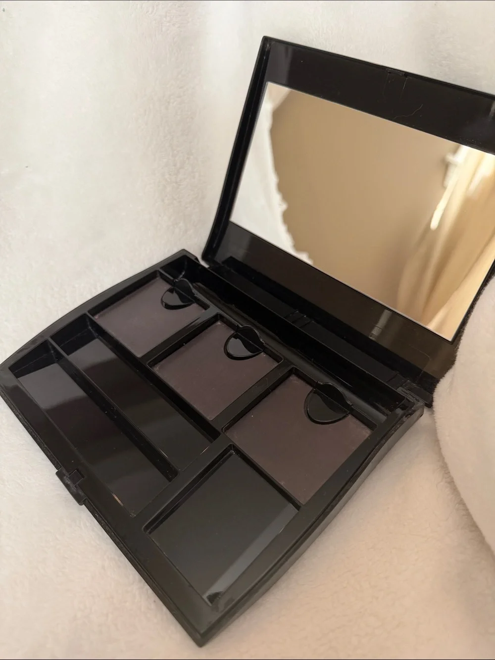 Mary Kay Black Makeup Compact - Picture 6 of 11